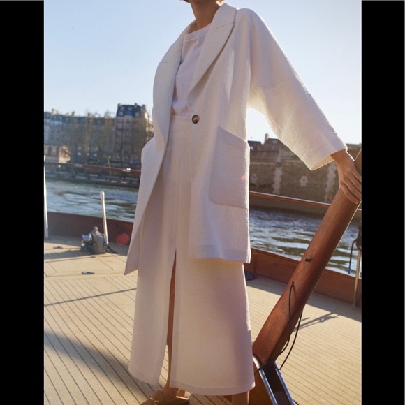 🔥NEW Zara Gold Buckle Skirt - Picture 2 of 4